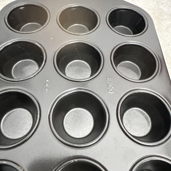 Ekco~Two Sets of 12 Cavity Small Muffin/ Cake Pans Made In USA Vintage - Picture 6 of 10